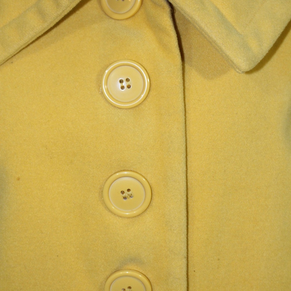 23rdst,  yellow collar jacket with 3/4 sleeves - Picture 6 of 10